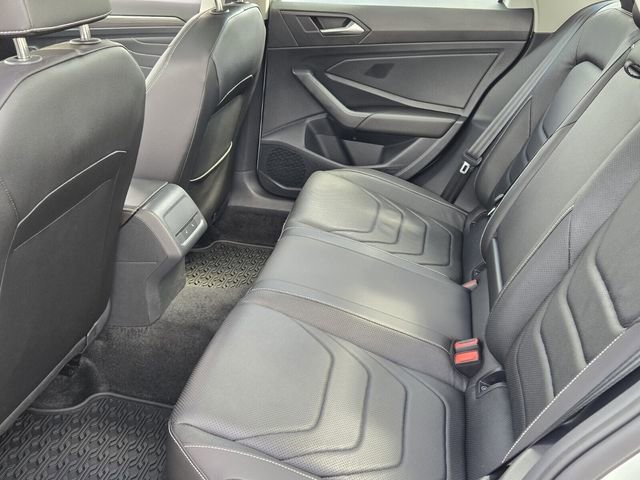 Used 2023 Volkswagen Jetta SEL image 11