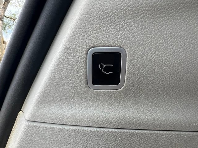 Used 2019 Chrysler Pacifica Touring-L FWD image 24