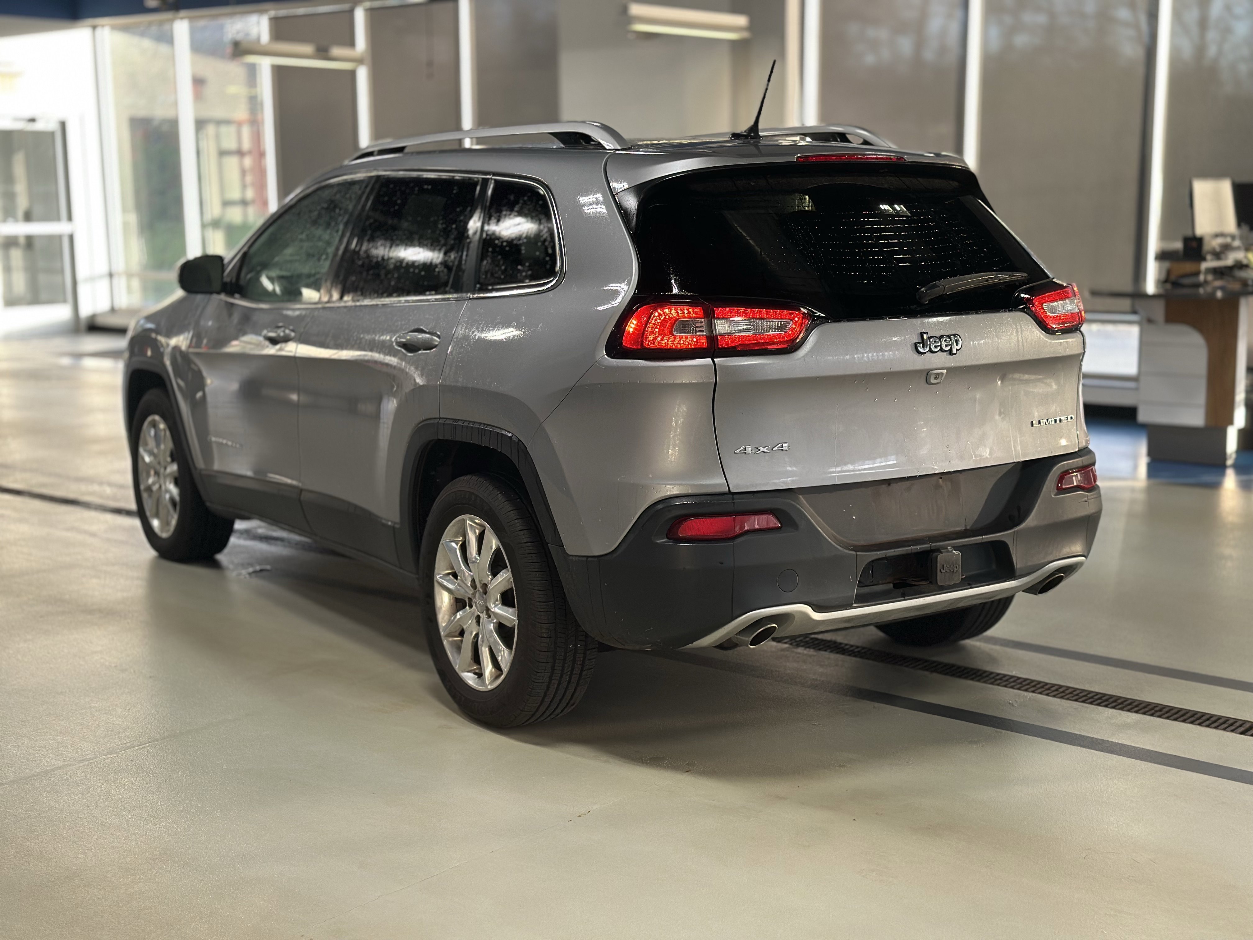 Used 2014 Jeep Cherokee Limited w/ Trailer Tow Group image 8
