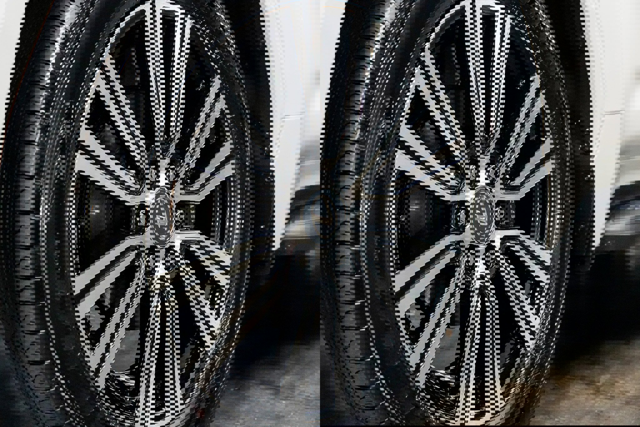 Used 2025 Lexus LX 700h Luxury image 13