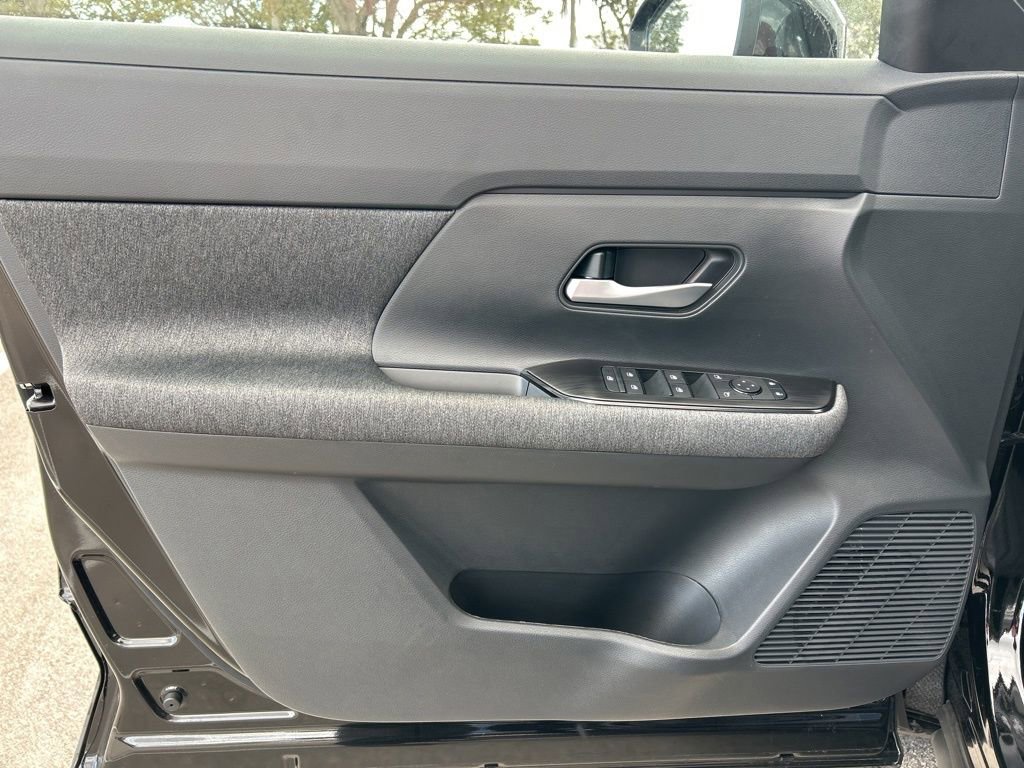 New 2026 Nissan Kicks SV w/ SV Premium Package FWD image 17