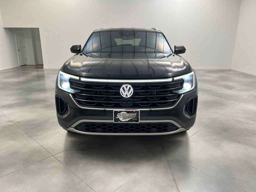 Used 2024 Volkswagen Atlas Cross Sport SE AWD/4WD image 3