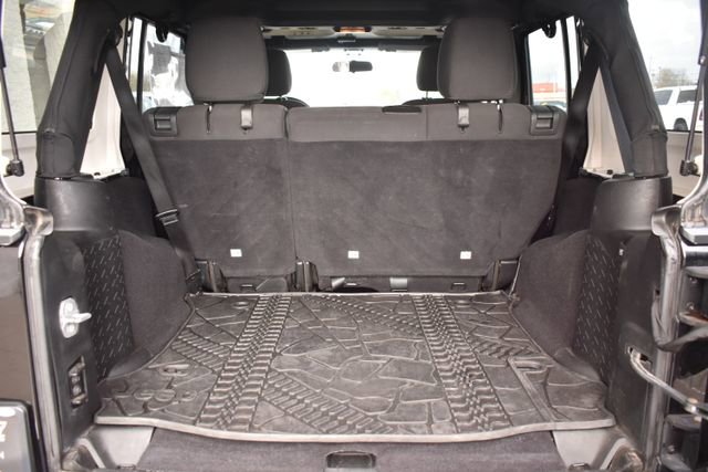 Used 2015 Jeep Wrangler Unlimited Willys image 28