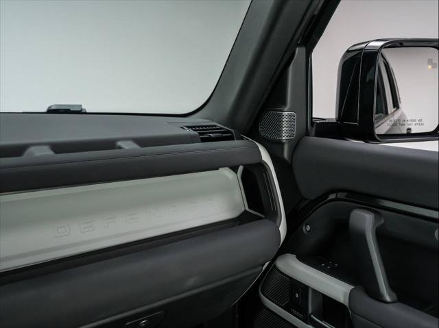 Used 2023 Land Rover Defender 110 SE AWD/4WD image 24