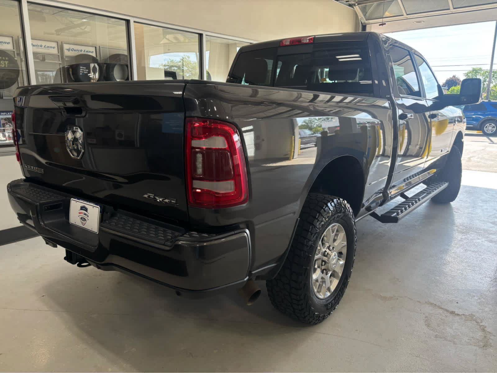 Used 2024 RAM 2500 Laramie AWD/4WD image 5