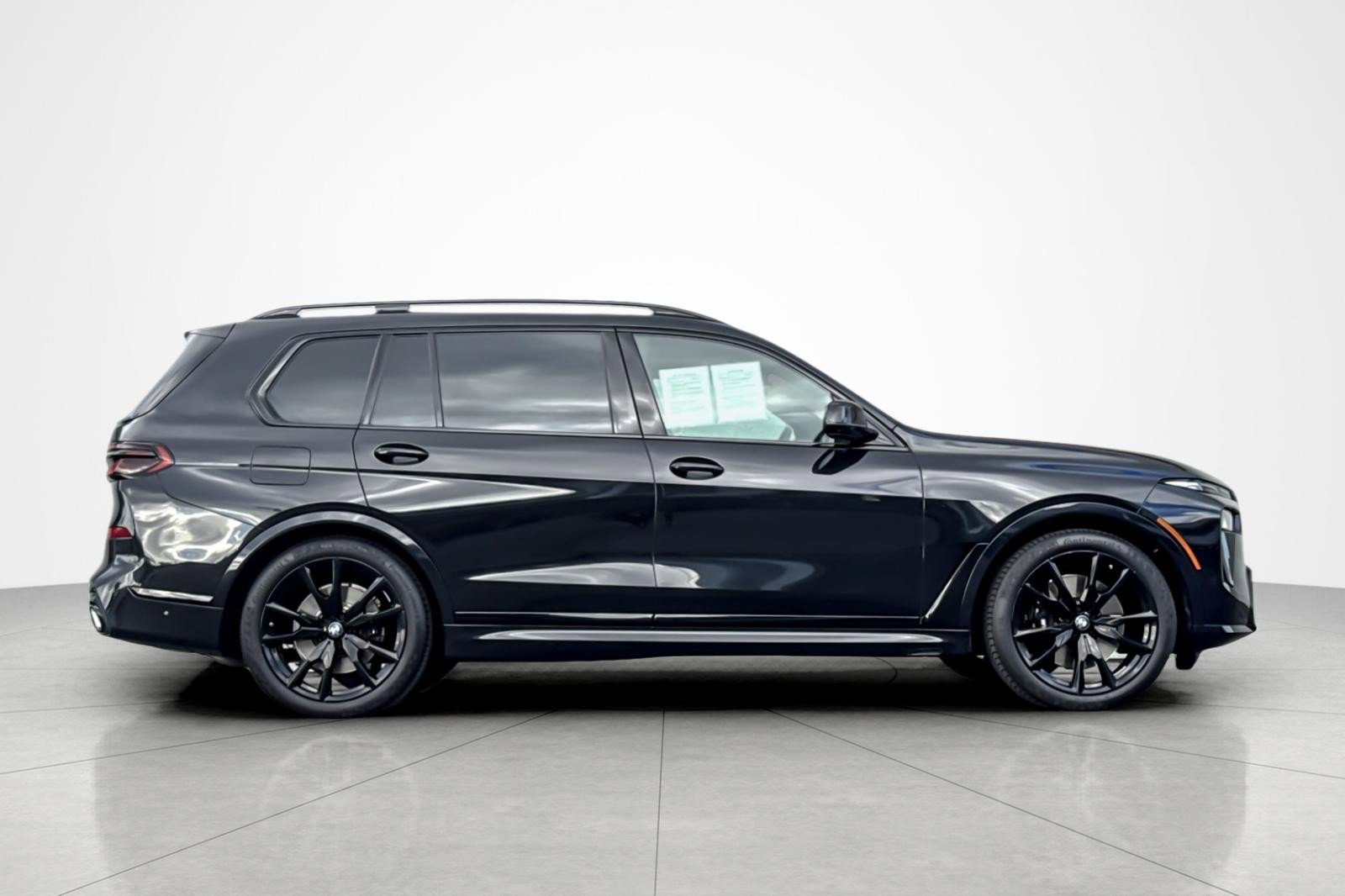 Used 2024 BMW X7 xDrive40i w/ M Sport Package image 6