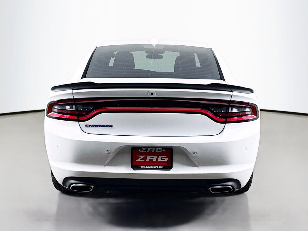 Used 2023 Dodge Charger SXT w/ Blacktop Package RWD image 4