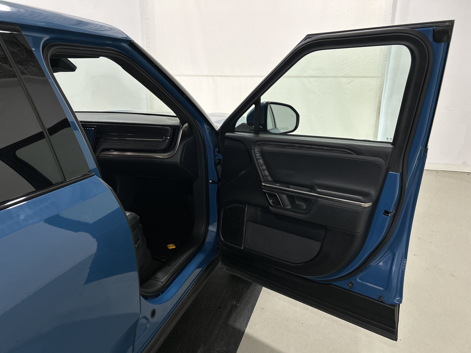 Used 2022 Rivian R1T Launch Edition AWD/4WD image 18