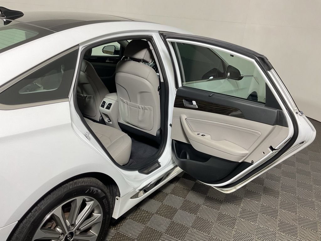 Used 2016 Hyundai Sonata Limited w/ Option Group 05 FWD image 35