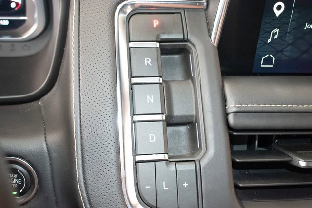 Used 2023 GMC Yukon SLT w/ SLT Luxury Package AWD/4WD image 34