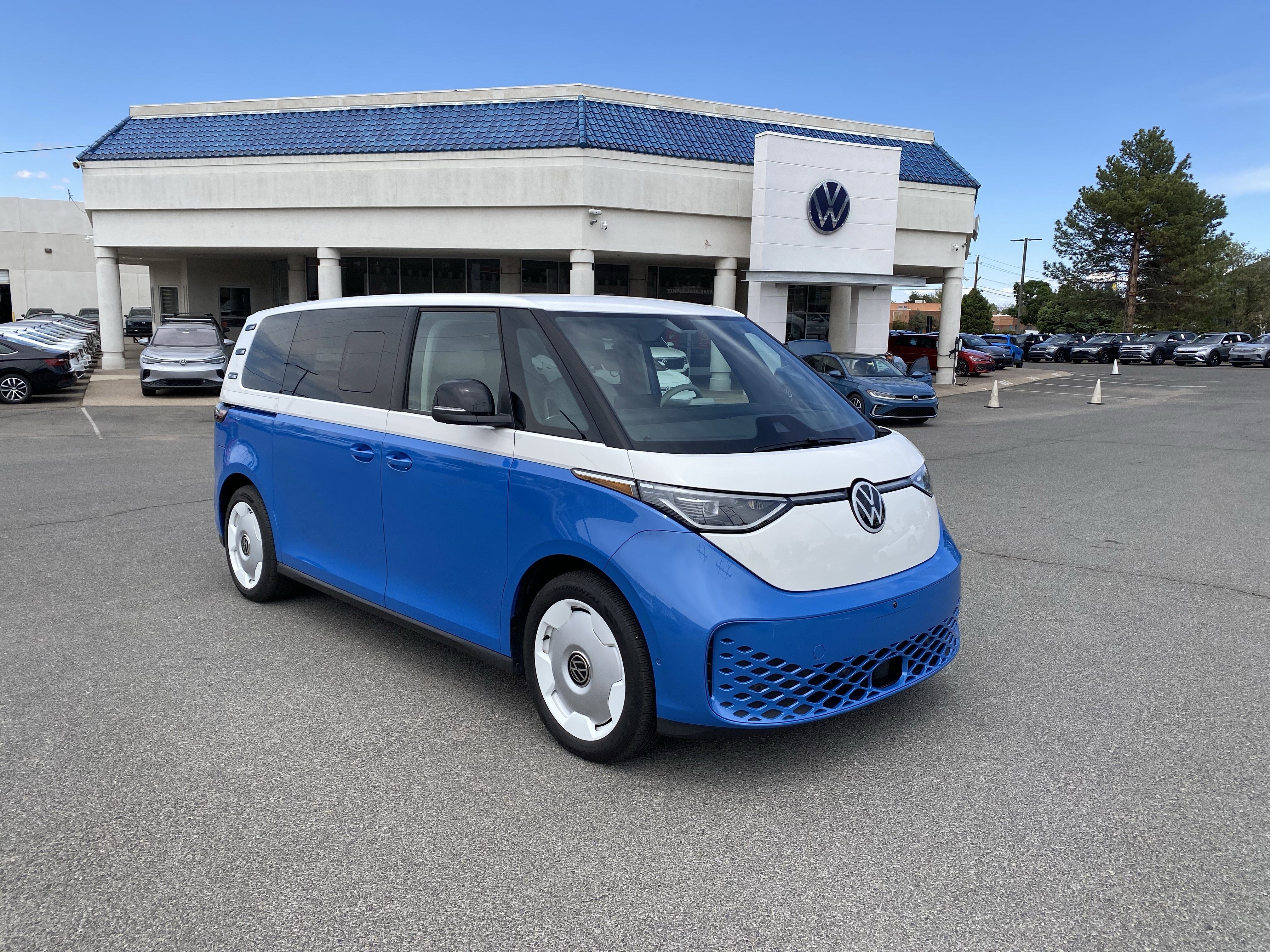 Used 2025 Volkswagen ID. Buzz 1st Edition AWD/4WD image 2
