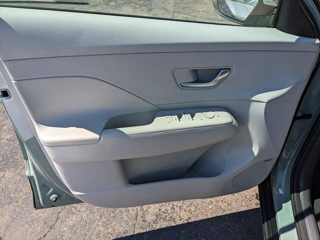 Used 2024 Hyundai Kona Limited FWD image 10