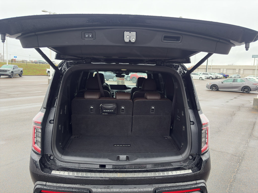 Used 2025 Nissan Armada Platinum Reserve image 10