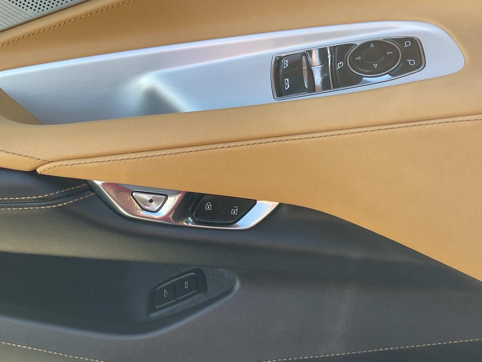 Used 2020 Chevrolet Corvette Stingray Preferred Cpe w/ 2LT Preferred Equipment Group RWD image 24