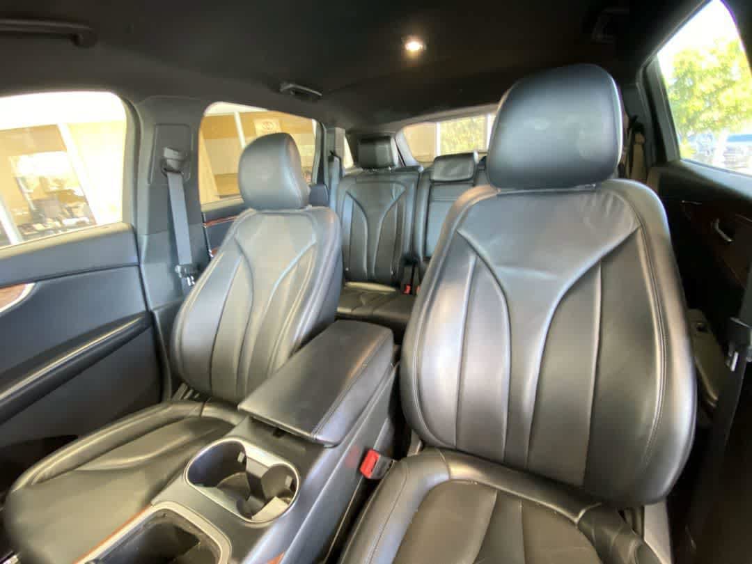 Used 2019 Lincoln Nautilus Select AWD/4WD image 12