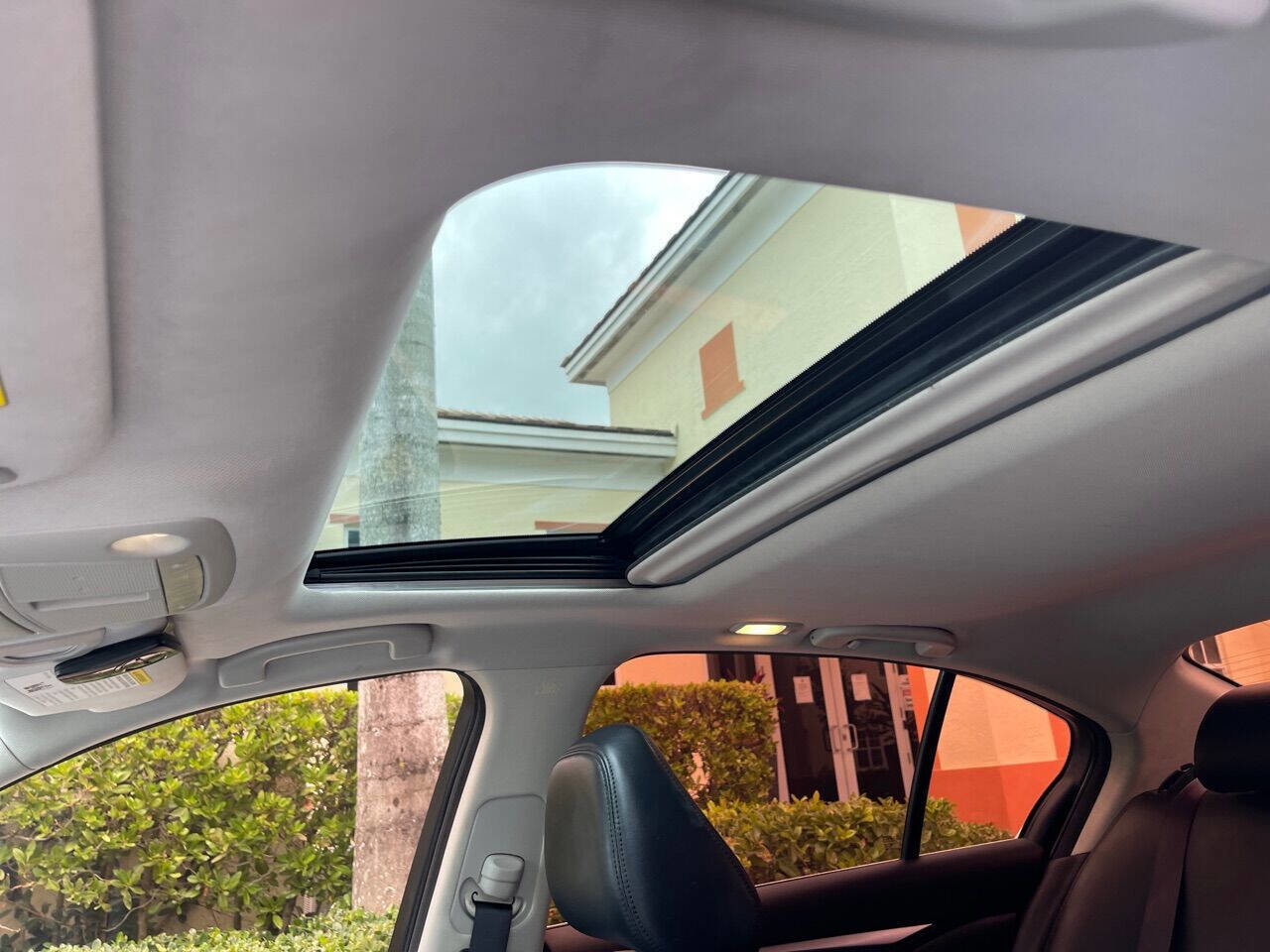 Used 2016 INFINITI Q50 Premium image 32