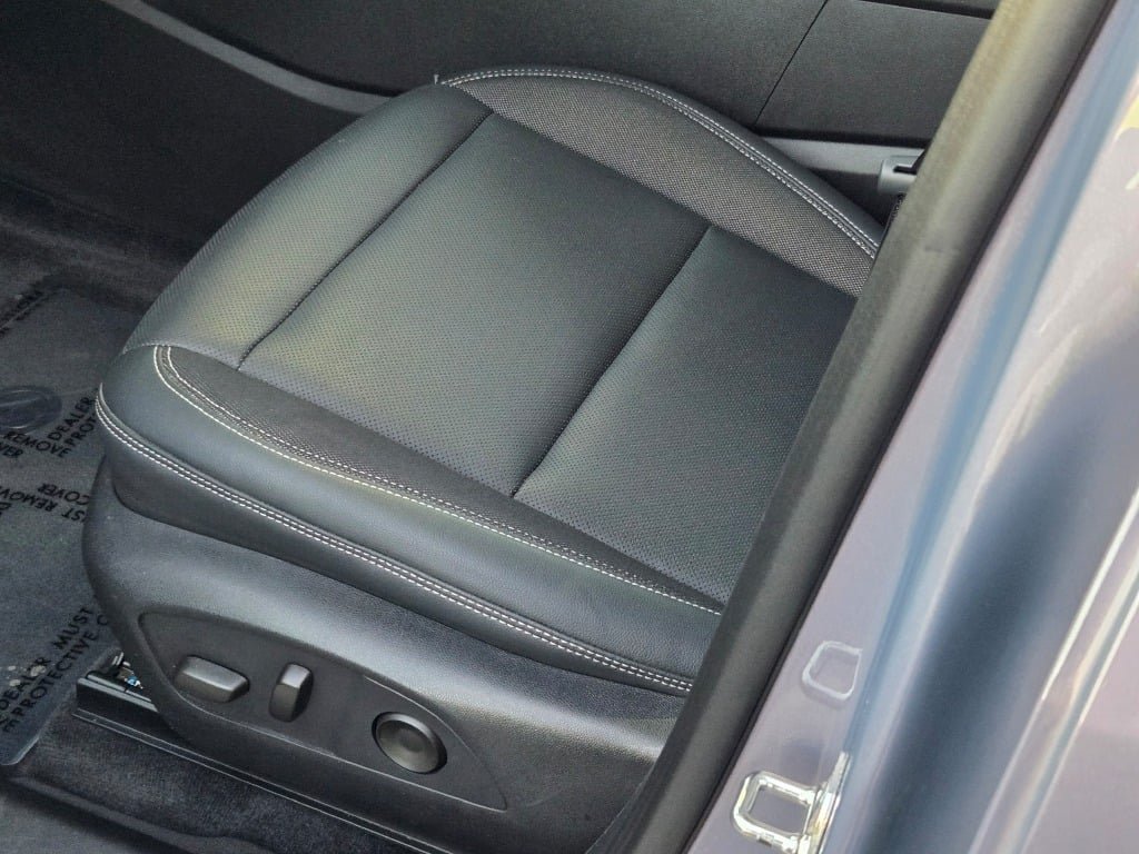 Certified 2024 Chevrolet Blazer EV LT AWD/4WD image 23
