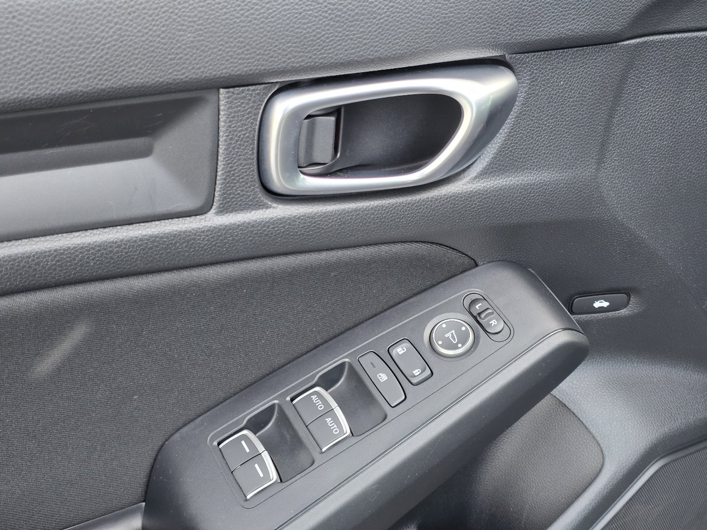 Used 2023 Honda Civic Sport image 32