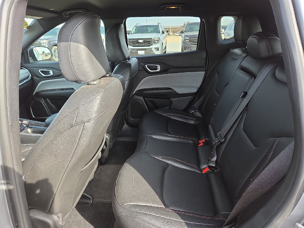 Used 2024 Jeep Compass Latitude AWD/4WD image 19