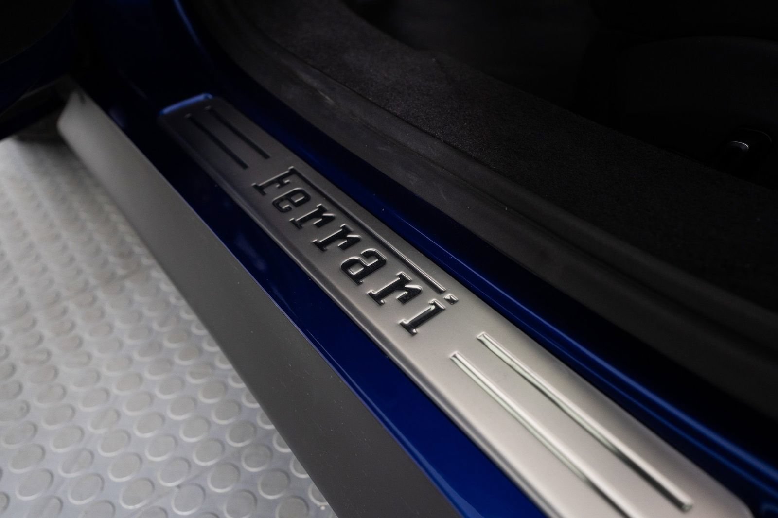 Certified 2025 Ferrari SF90 Spider AWD/4WD image 19
