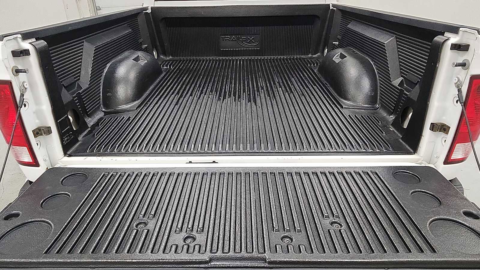 Used 2017 RAM 1500 Classic SLT image 26