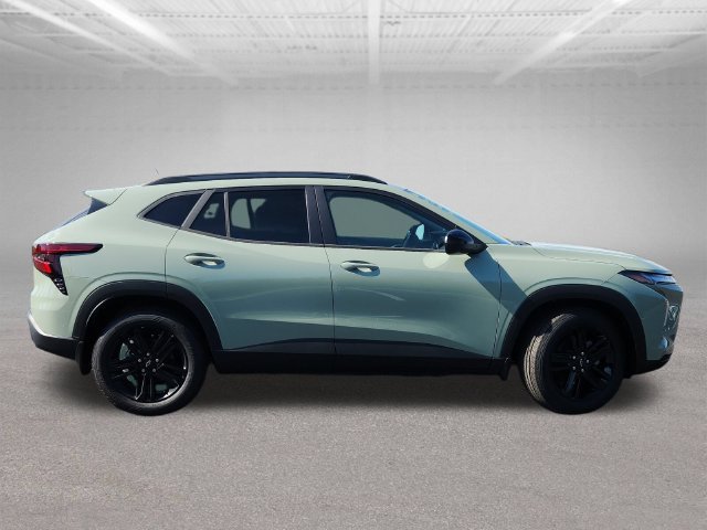 New 2026 Chevrolet Trax ACTIV w/ Sunroof Package FWD image 8