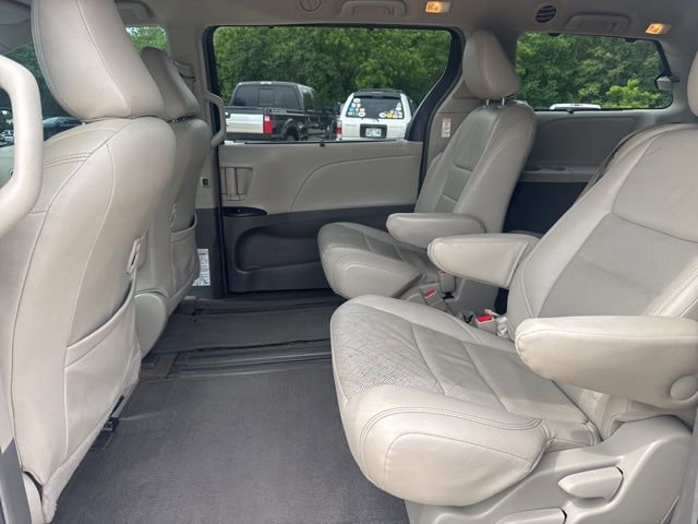 Used 2015 Toyota Sienna LE FWD image 11