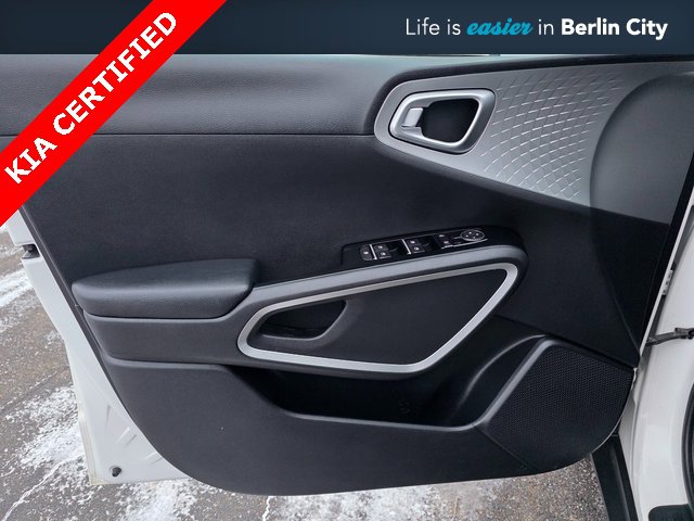 Used 2020 Kia Soul LX image 23