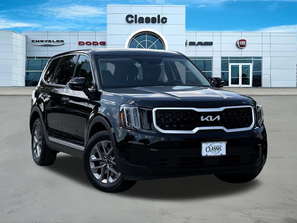 Used 2023 Kia Telluride LX AWD/4WD image 1