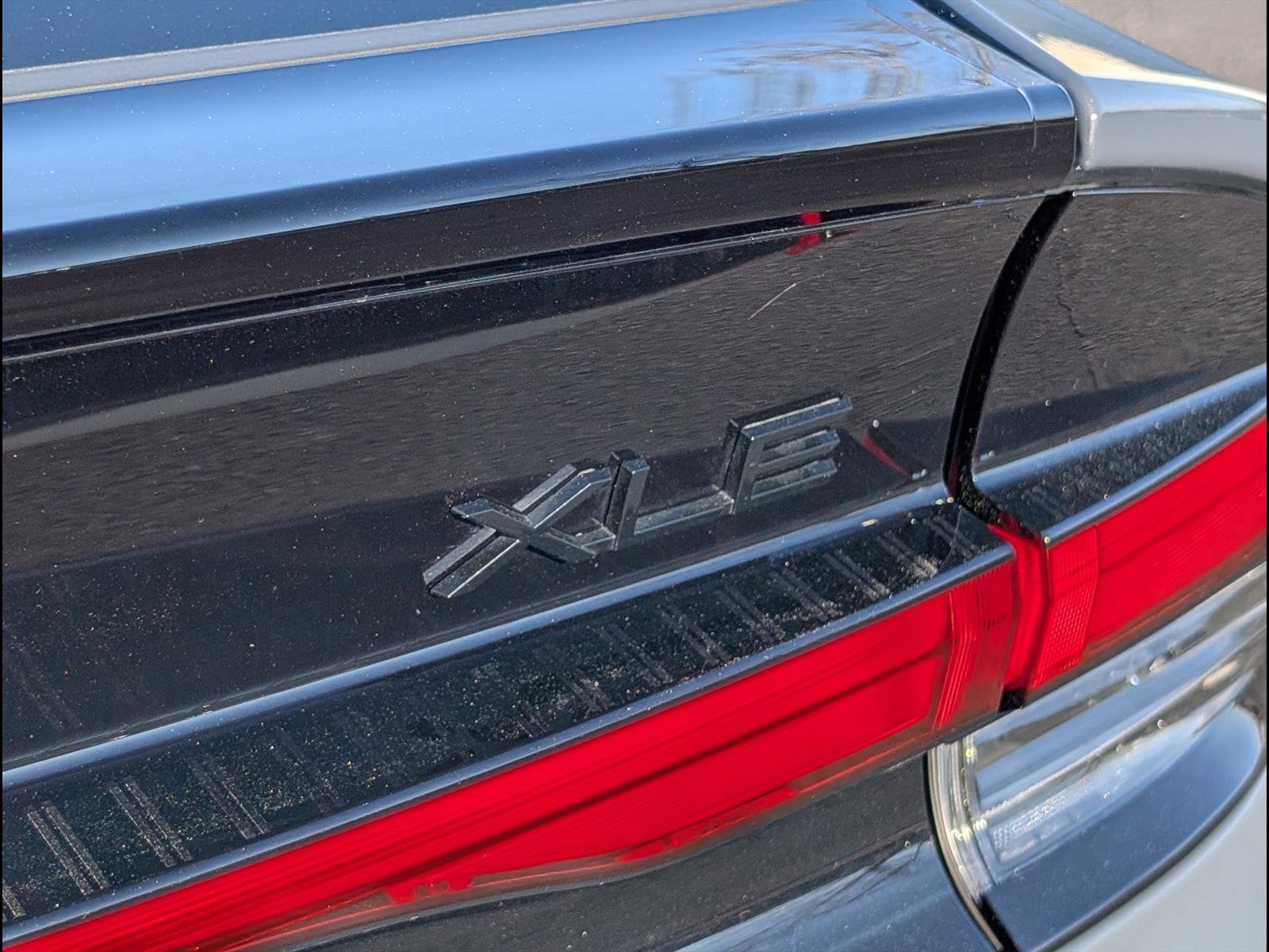 Used 2025 Toyota Prius XLE image 9