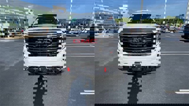 Used 2024 GMC Sierra 1500 AT4 w/ AT4 Premium Package image 3