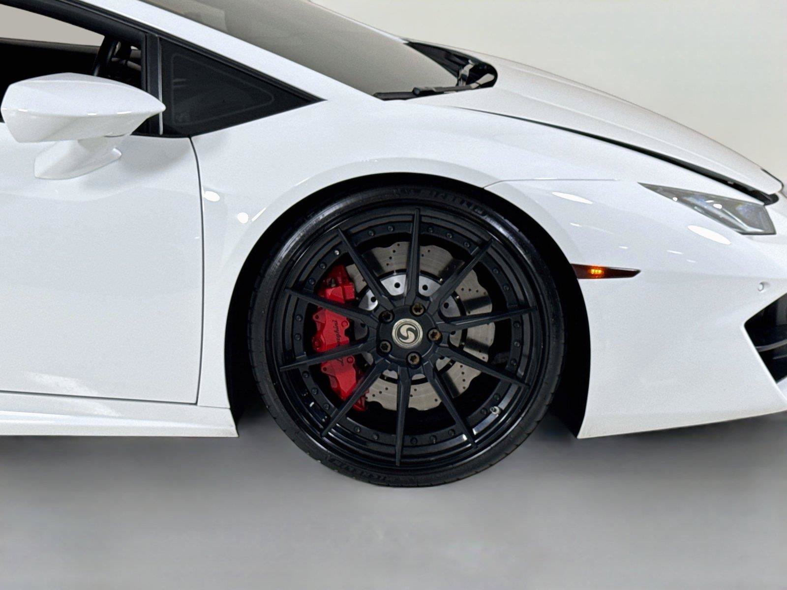Used 2017 Lamborghini Huracan LP 580-2 RWD image 33