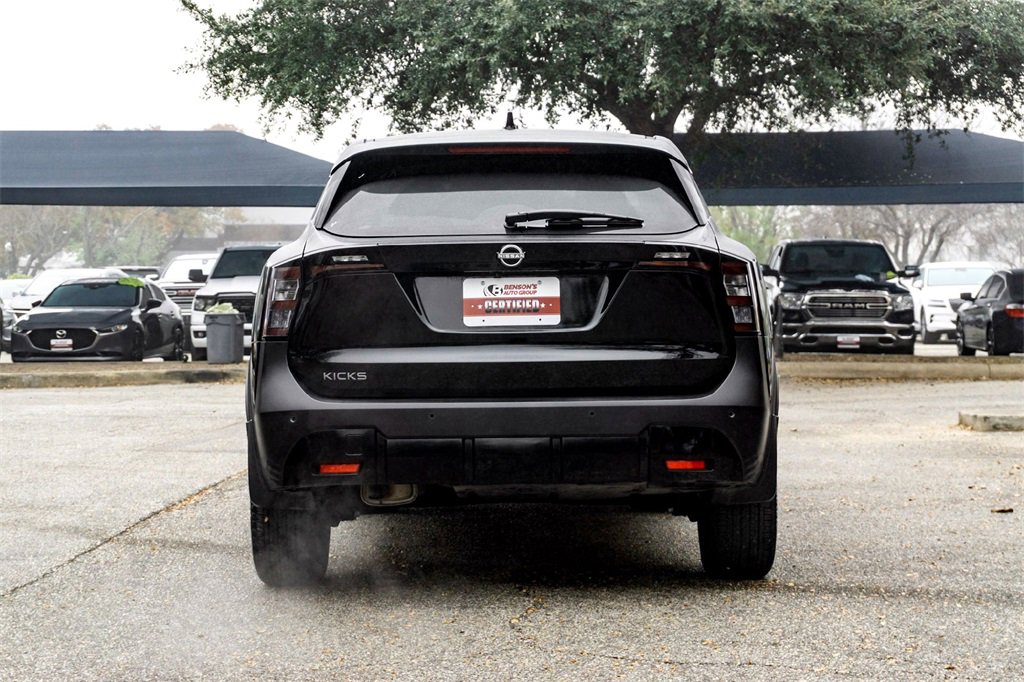 Used 2025 Nissan Kicks SV w/ Interior Electronics Package image 6