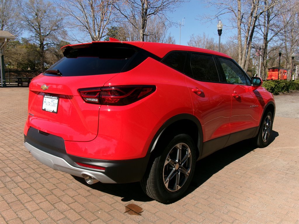 Used 2025 Chevrolet Blazer LT w/ Driver Confidence Package image 5