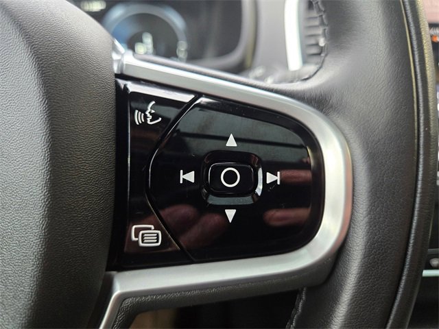 Used 2020 Volvo XC90 T8 Momentum w/ Protection Package image 30