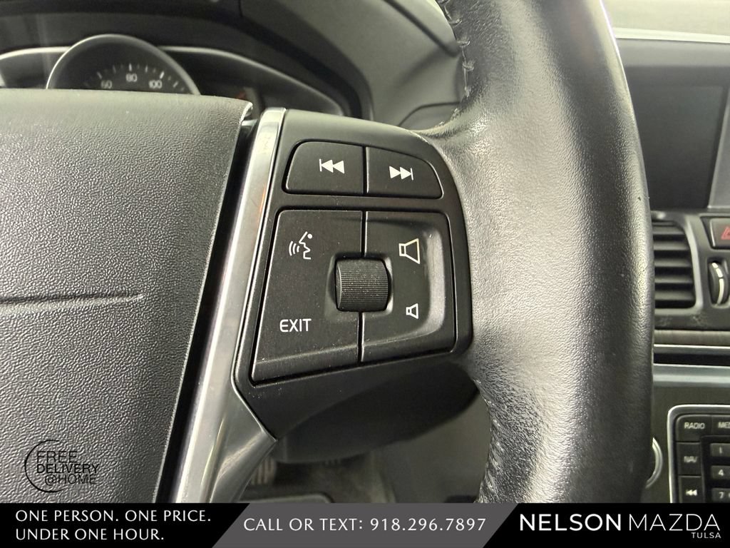 Used 2016 Volvo XC60 T5 w/ Proximity Package FWD image 23