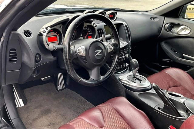 Used 2010 Nissan 370Z Touring image 13