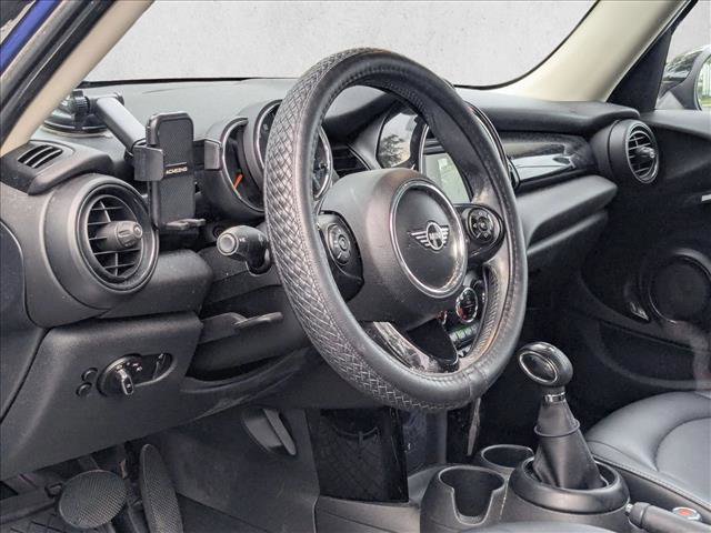 Used 2019 MINI Cooper 4-Door Hardtop FWD image 2