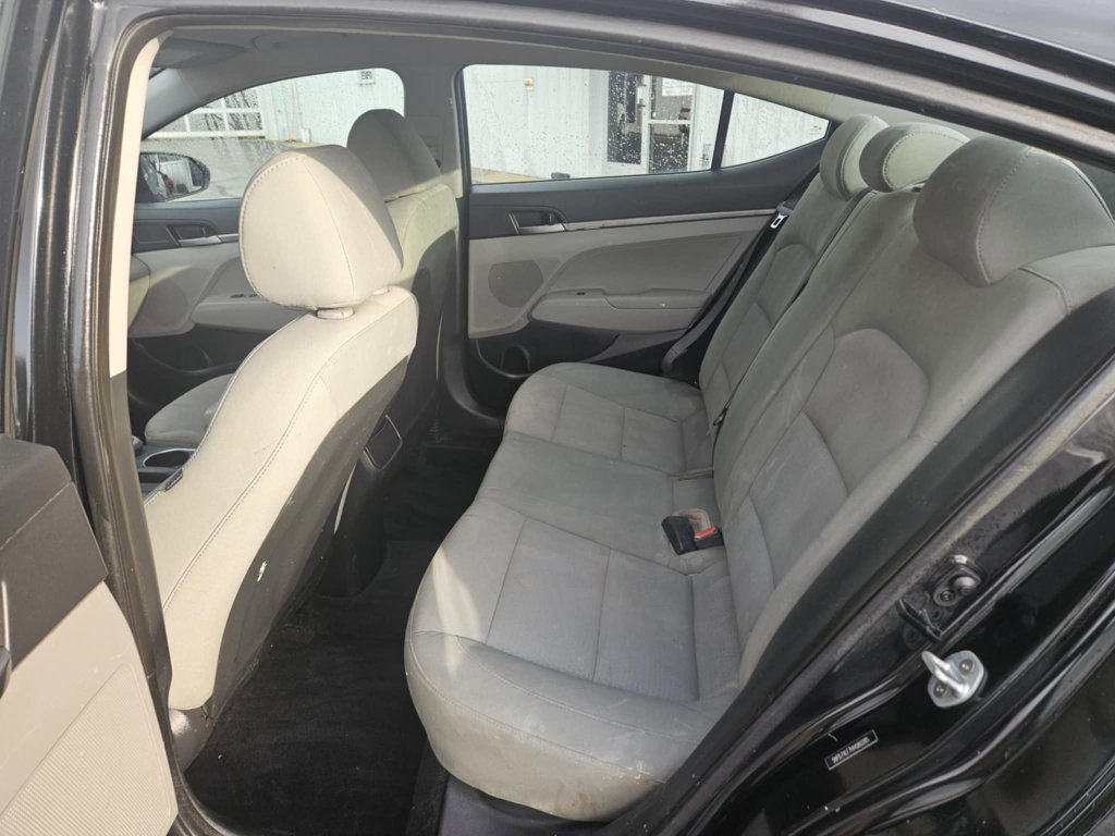 Used 2017 Hyundai Elantra SE image 12