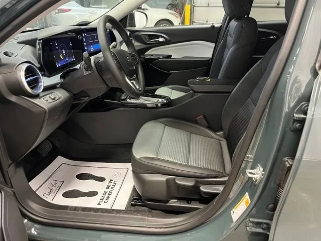 New 2026 Chevrolet Trax LT w/ Driver Confidence Package FWD image 4