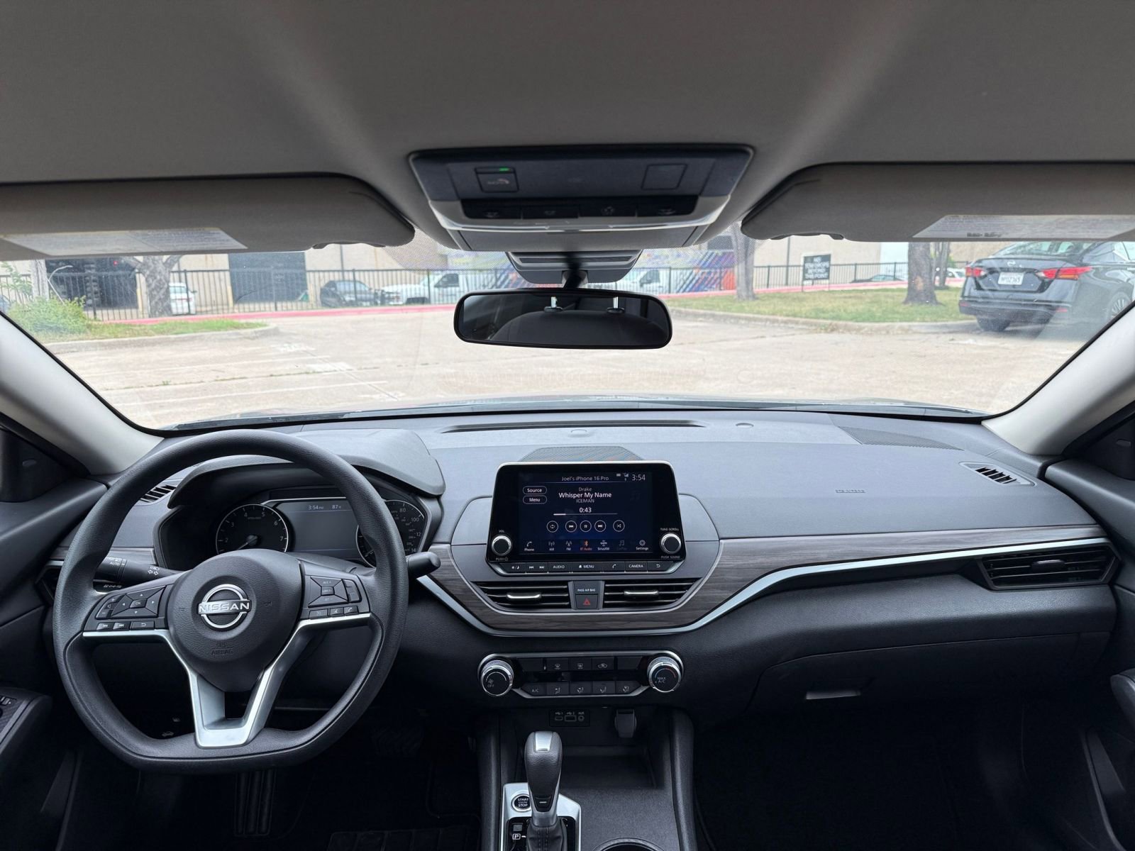 Used 2025 Nissan Altima 2.5 SV FWD image 34