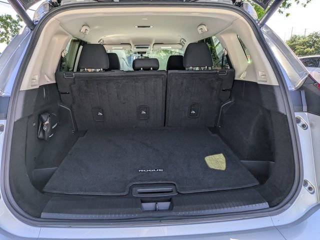 Used 2024 Nissan Rogue SV FWD image 17