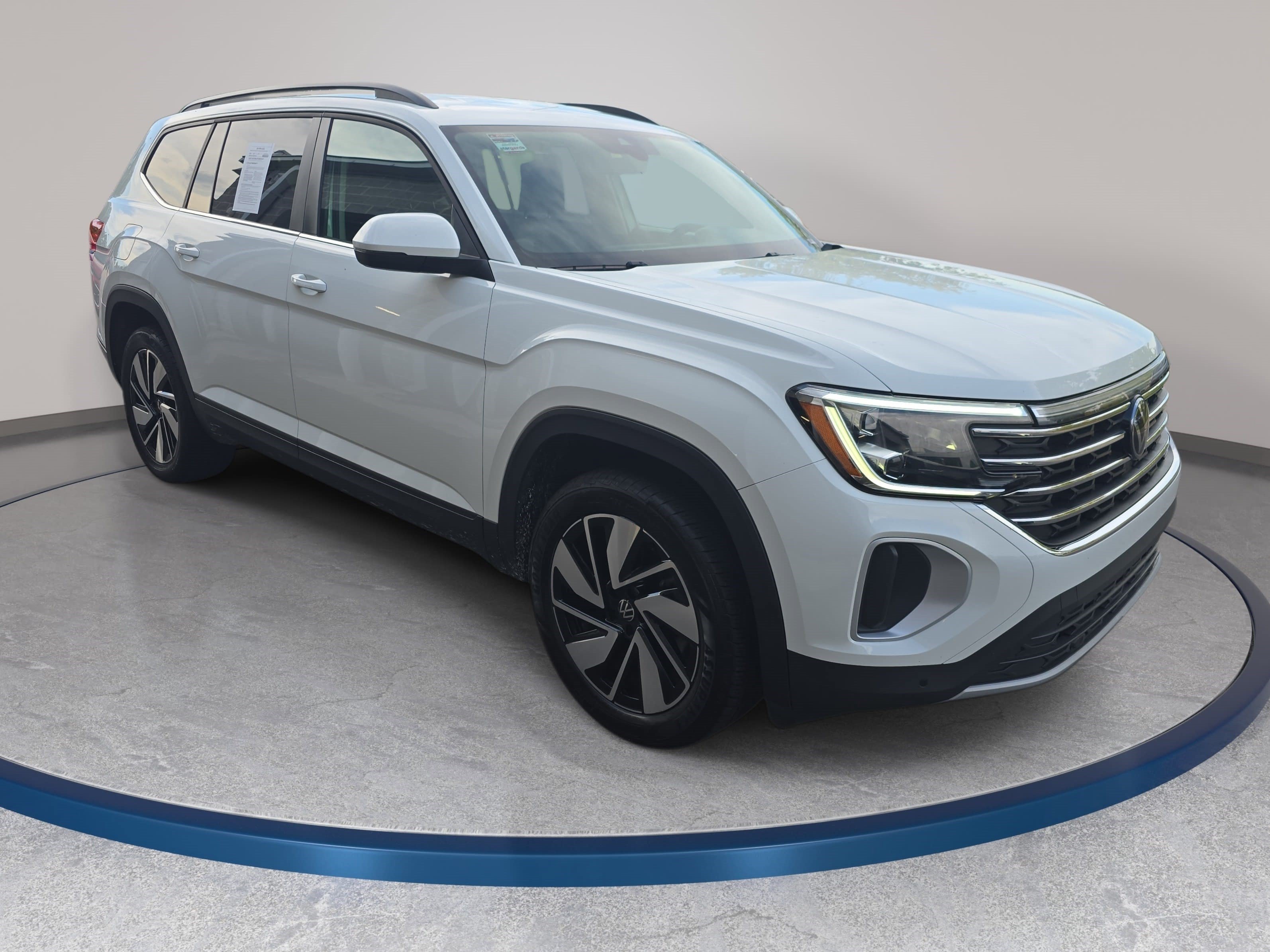 Used 2025 Volkswagen Atlas SE FWD image 3