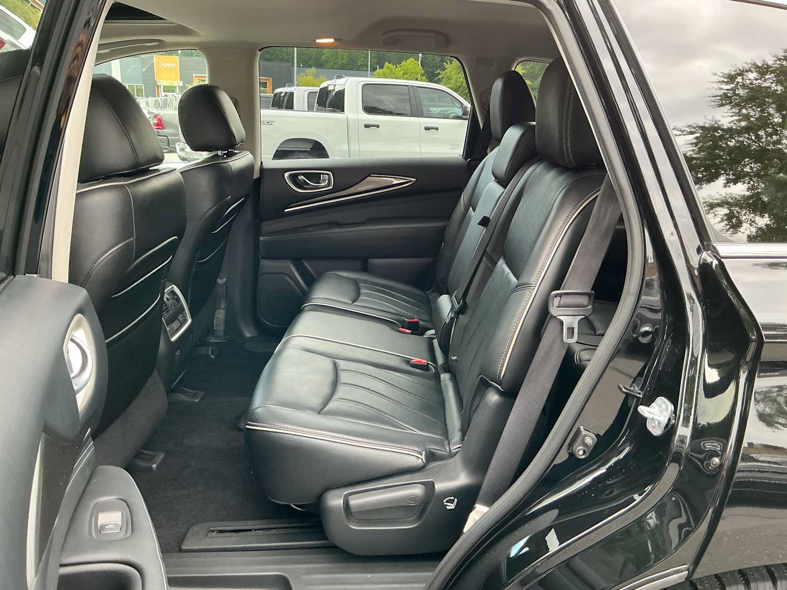Used 2017 INFINITI QX60 FWD w/ Premium Plus Package image 25