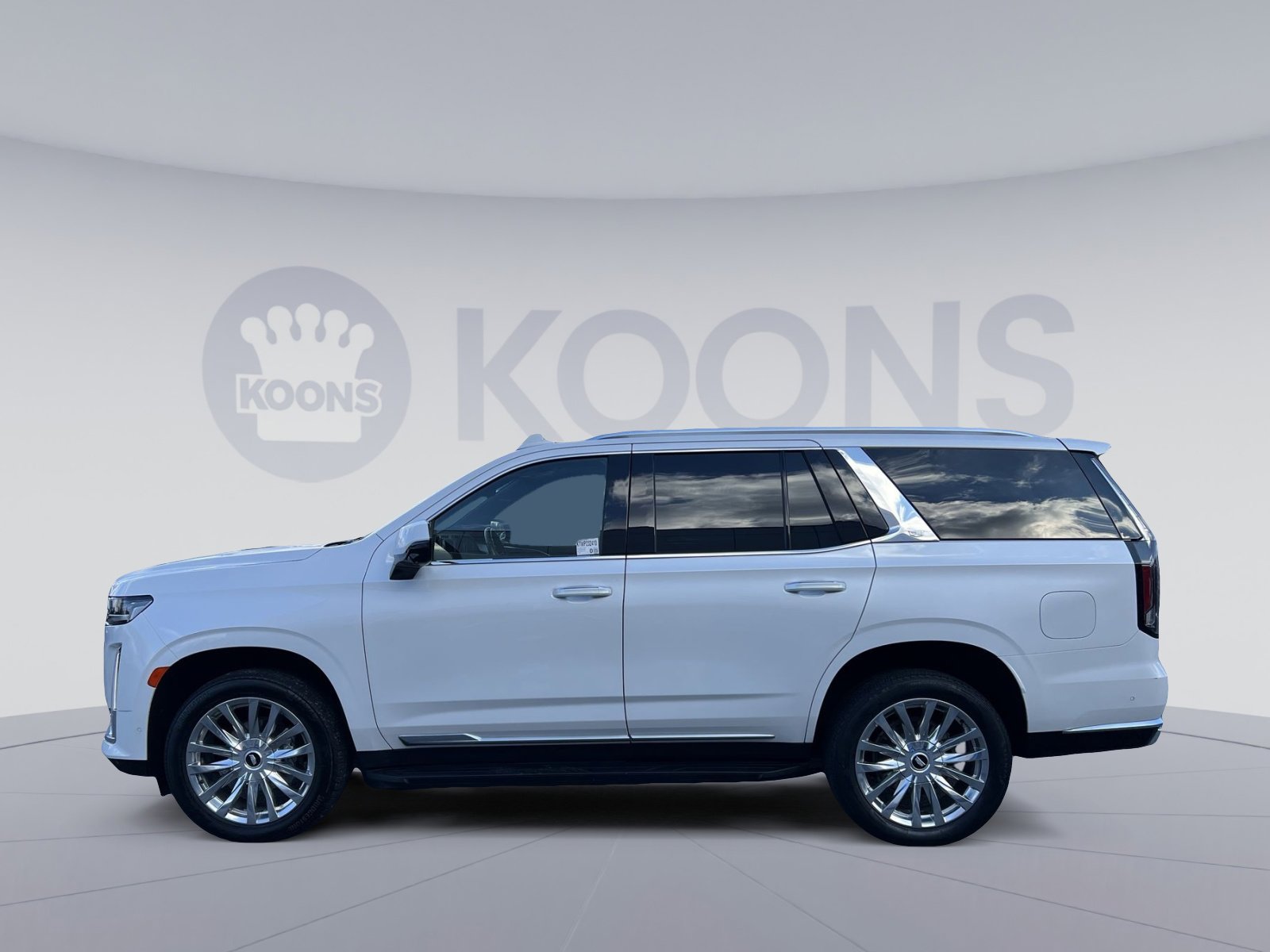 Used 2023 Cadillac Escalade Premium Luxury image 2