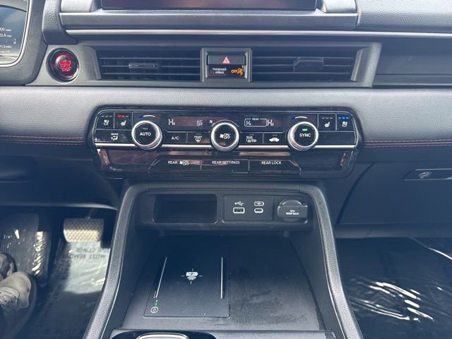 Certified 2025 Honda Pilot Black Edition image 20
