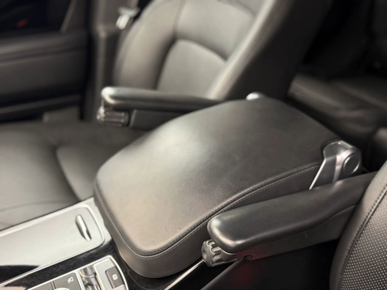 Used 2020 Land Rover Range Rover HSE image 23