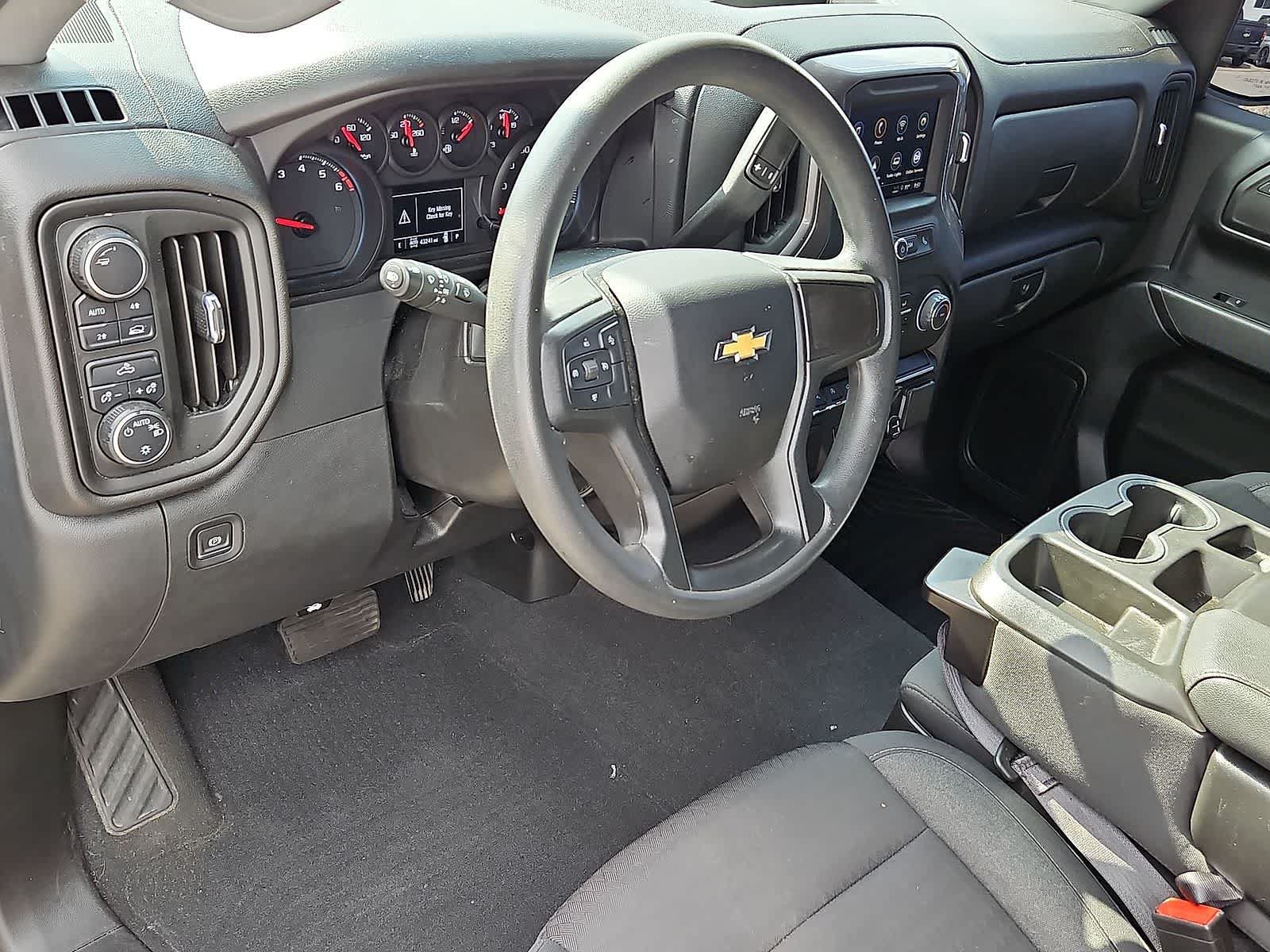 Used 2023 Chevrolet Silverado 1500 Custom AWD/4WD image 16