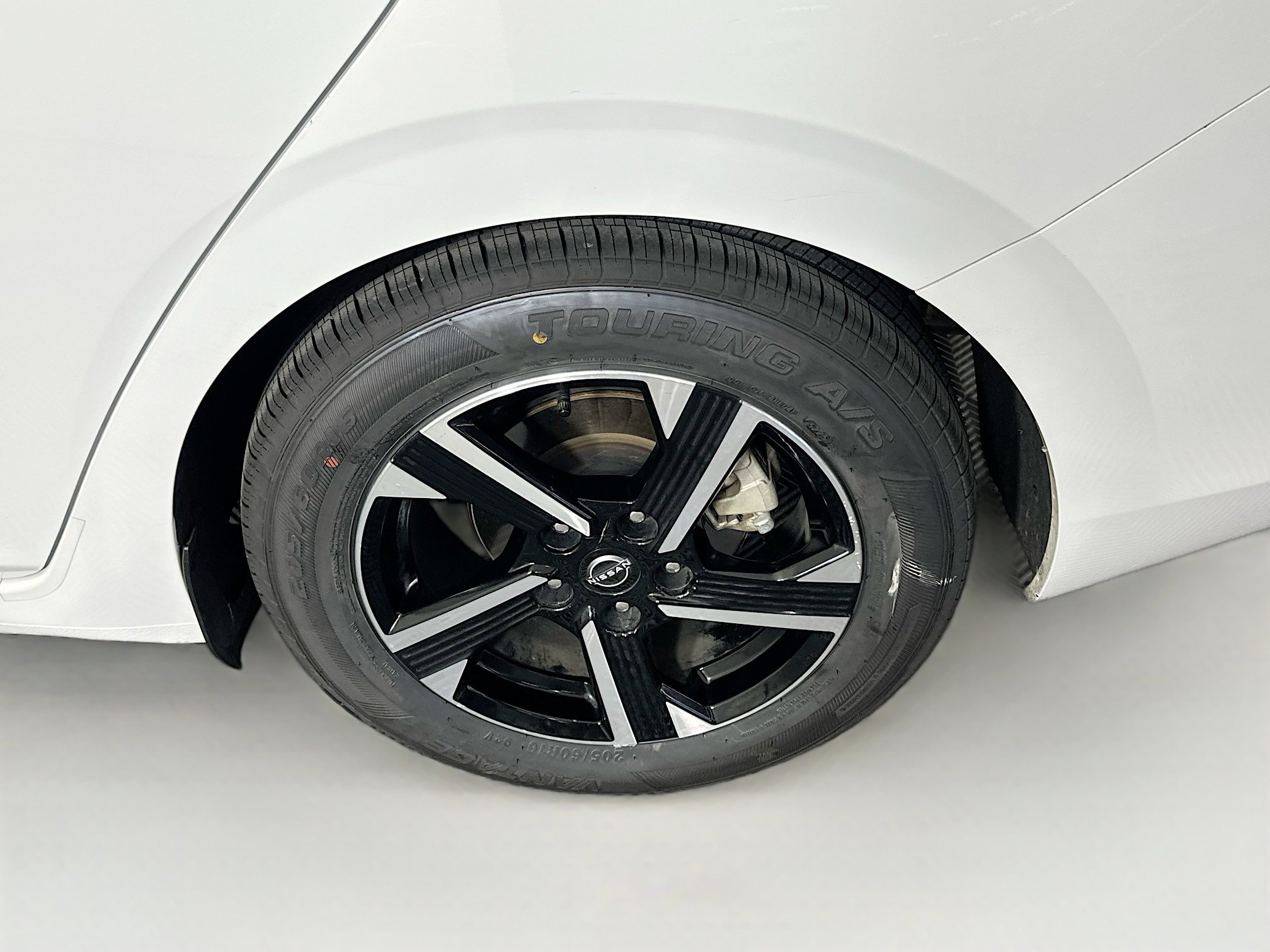 Used 2024 Nissan Sentra SV FWD image 11