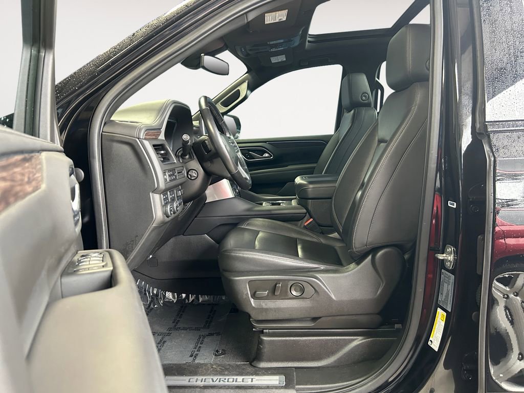 Used 2022 Chevrolet Tahoe Z71 w/ Z71 Off-Road Package AWD/4WD image 16